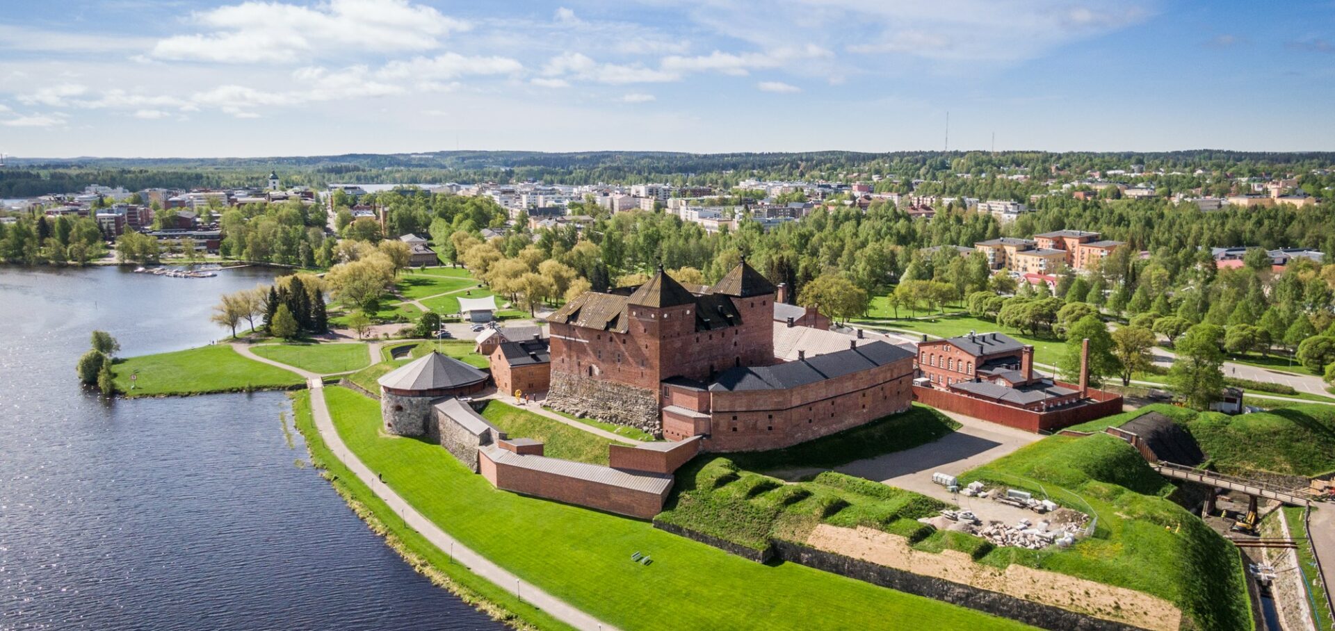 Hämeen linna ilmasta kuvattuna.