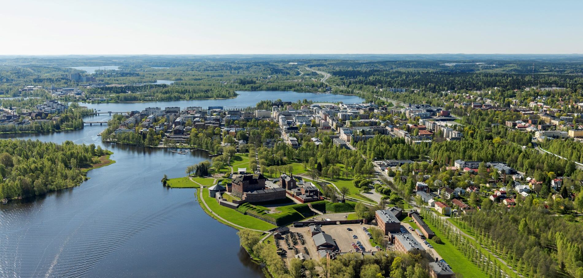 Kesäinen ilmakuva Hämeenlinnasta.